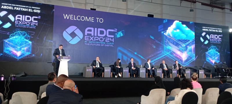 مؤتمر AIDC  يستعرض مصادر الطاقة المستدامة لتشغيل مراكز البيانات