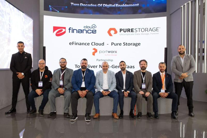 “إي فاينانس”,شراكm معPure Storage