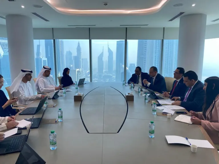 وزير الاستثمار والتجارة الخارجية يلتقي وزير الدولة الإماراتي للتجارة الخارجية