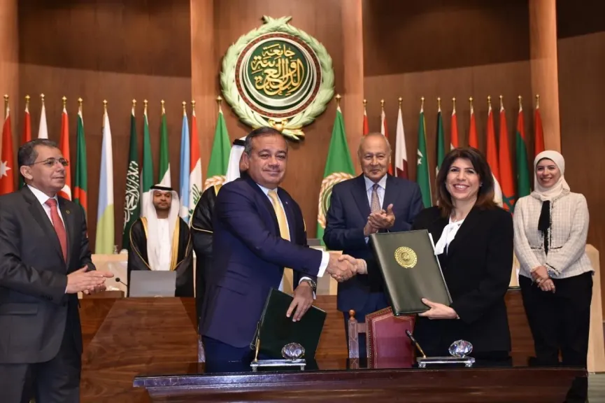 تكريم الرئيس التنفيذي والعضو المنتدب لمصرف «أبو ظبي الإسلامي- مصر» كأحد أبرز قادة الاستدامة المؤثرين في المنطقة العربية