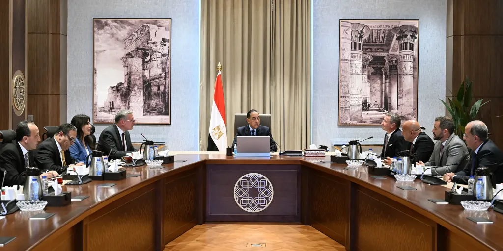 وزير البترول يبحث مع اكسون موبيل موقف منطقتي امتياز ”كايرو” و”مصري” بالبحر المتوسط