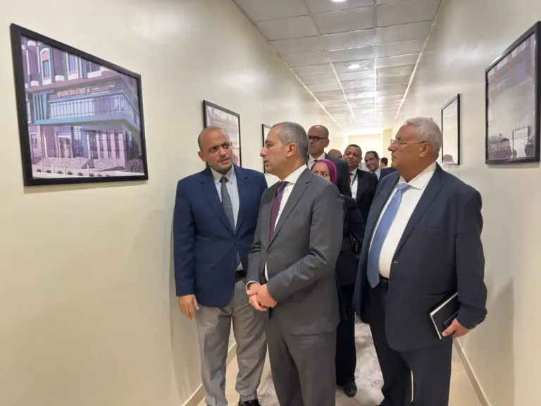 رئيس البنك الزراعي يتفقد الأعمال النهائية بمقر البنك بالعاصمة الإدارية