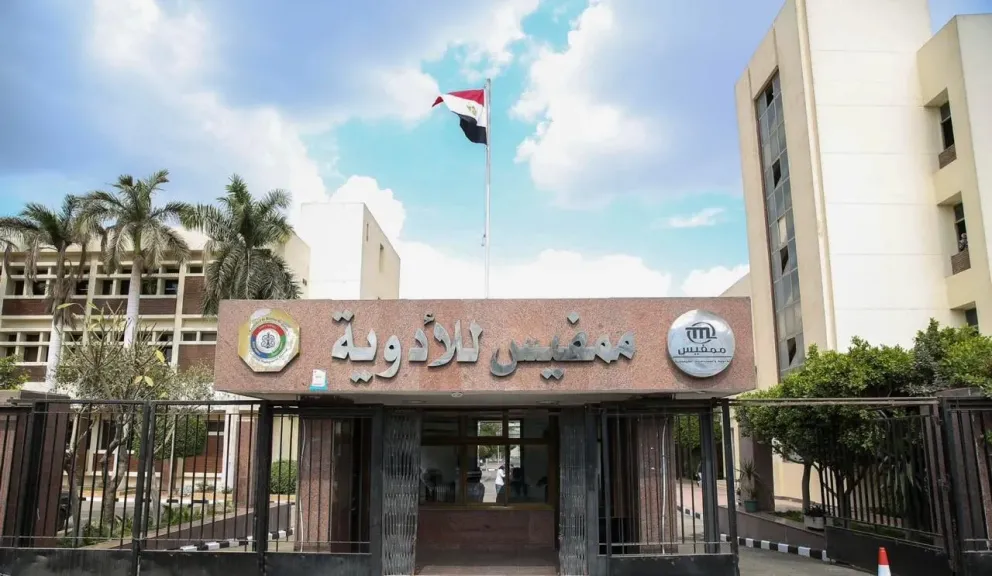 وزير قطاع الأعمال العام في زيارة مفاجئة لشركتي ”العربية” و”ممفيس” للأدوية لمتابعة سير العمل والإنتاج