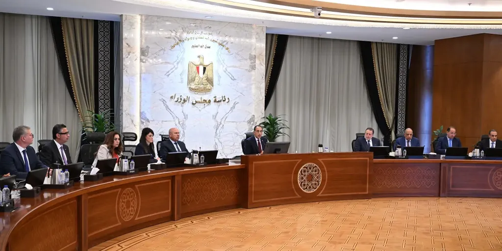 مدبولي: يُكلف الأجهزة الرقابية بالمُتابعة المستمرة للأسواق والأسعار