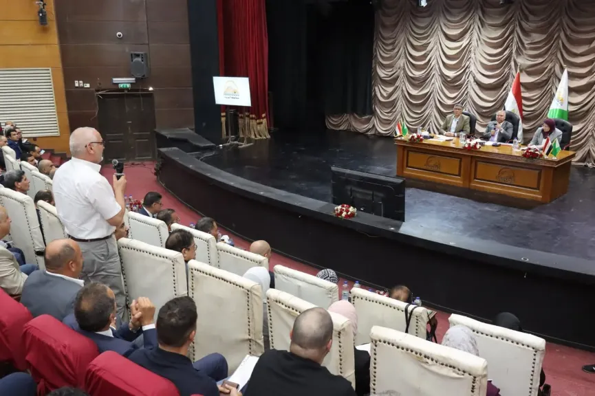 وزير الصناعة يوجه بحل فوري لمشكلات مستثمري المنطقة الصناعية بأبو رواش