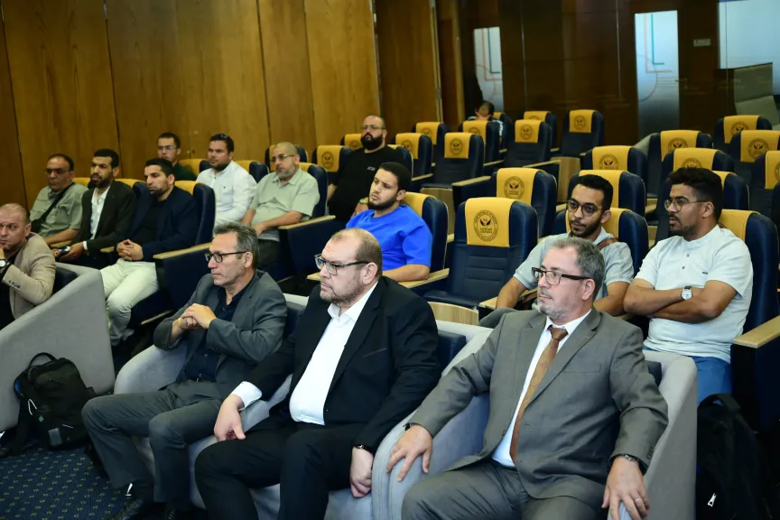 الرقابة المالية تستعرض تجربتها الرائدة في إطلاق أول سوق كربون طوعي أمام وفد ليبي