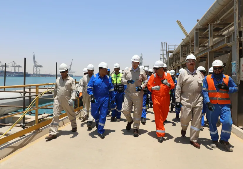 وزير البترول يتفقد استعدادات وتجهيزات ميناء سونكر  لاستقبال سفينة ”Energos Power”