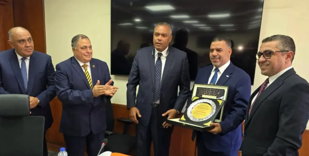 البنك التجاري الدولي يتسلم تكريماً من اتحاد بنوك مصر تقديراً لدور قطاعه القانوني في دعم قضايا القطاع المصرفي