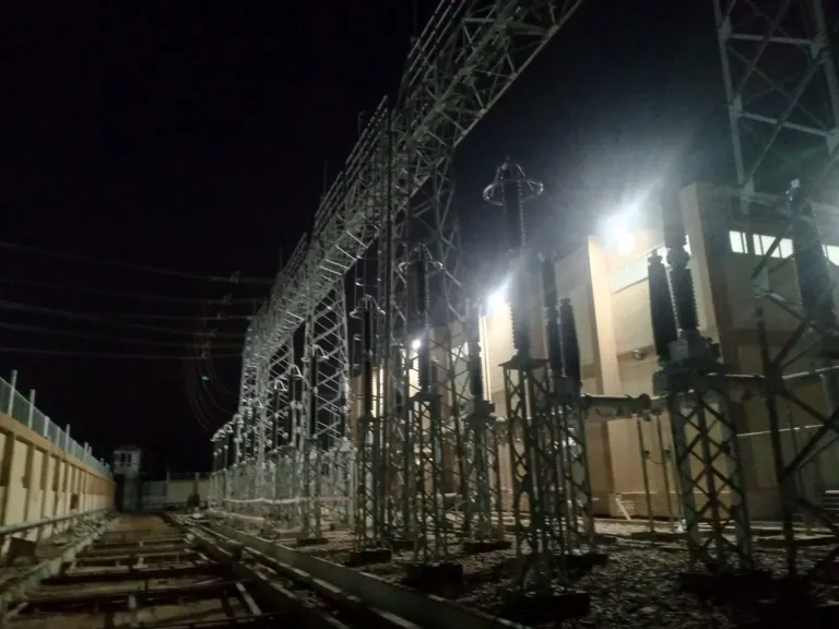 لتوفير التغذية الكهربائية اللازمة لمشروعات التنمية الزراعية والعمرانية والتصنيع بالدلتا الجديدة..