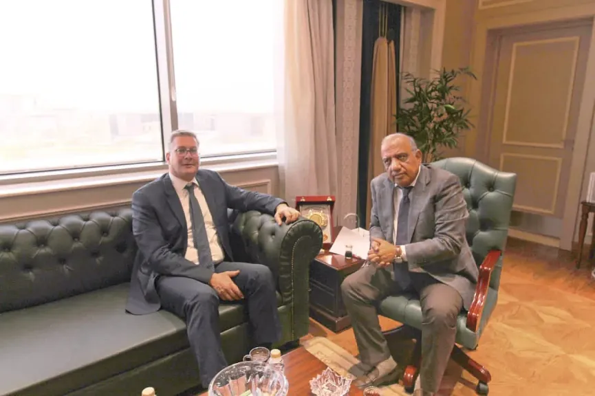وزيرا الكهرباء والبترول يؤكدان على الشراكة فى توفير الوقود لتأمين التغذية الكهربائية