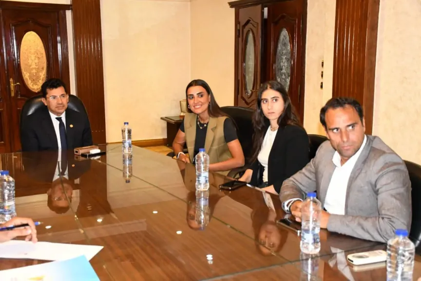 وزير الرياضة يلتقي رئيس اتحاد الاسكواش وأعضاء اللجنة الفنية