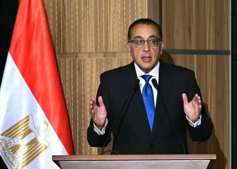قبول استقالة وزيرة البيئة وتكليف وزيرة التنمية المحلية بالقيام بمهام وزير البيئة مؤقتاً