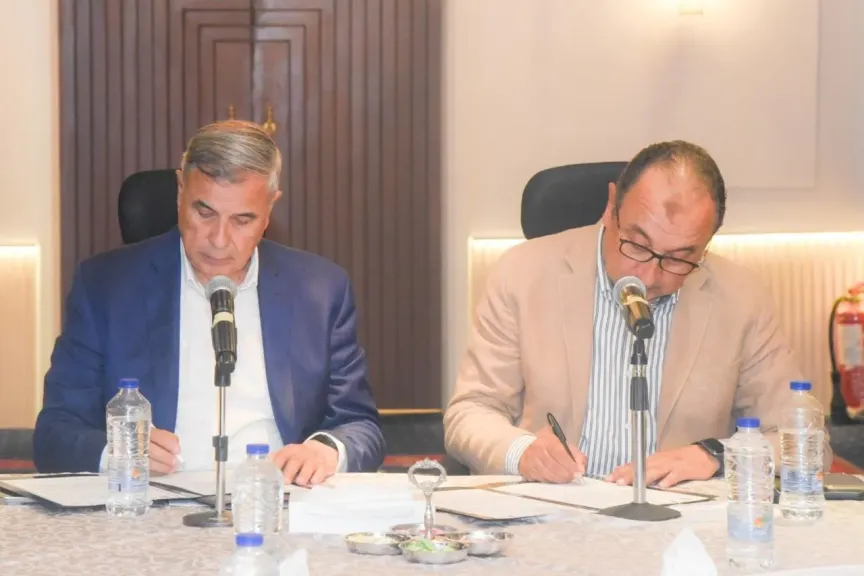 وزير قطاع الأعمال العام ومحافظ الإسكندرية يوقعان بروتوكولًا لتوريد 120 أتوبيس غاز طبيعي من إنتاج ”النصر للسيارات