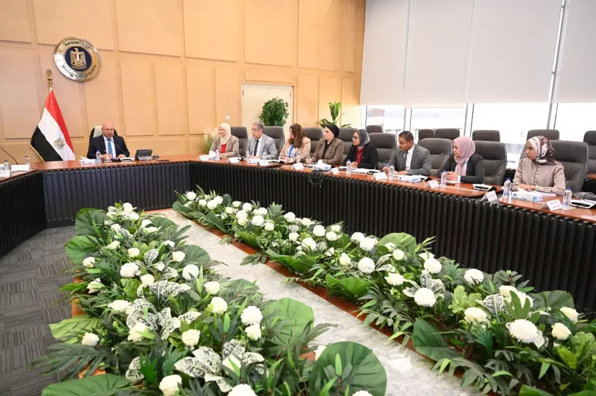 وزير الصناعة والنقل يبحث مع مصنّعي الحديد