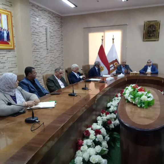 فوسفات مصر”تدرس إقامة مدرسة تكنولوجية بالوادي الجديد