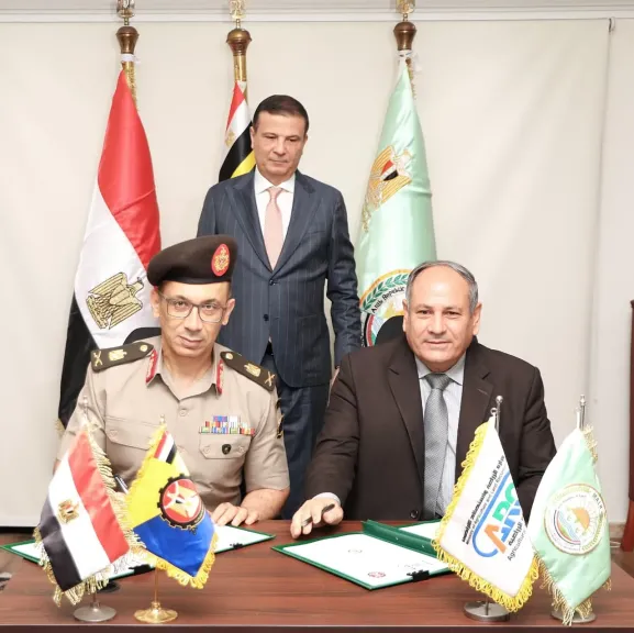 توقيع بروتوكول تعاون بين مركز البحوث الزراعية والكلية الفنية العسكرية لإنتاج الأسمدة البوتاسية محليًا
