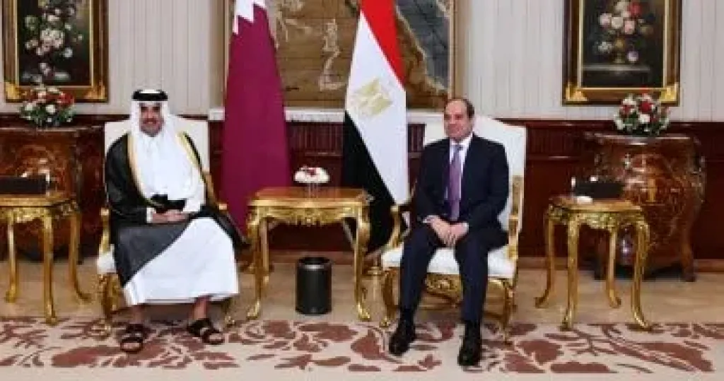 الرئيس السيسي يلتقي أمير دولة قطر