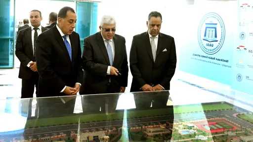 رئيس الوزراء يشارك في فعاليات إطلاق وتدشين الأكاديمية الدولية للعمارة والعمران