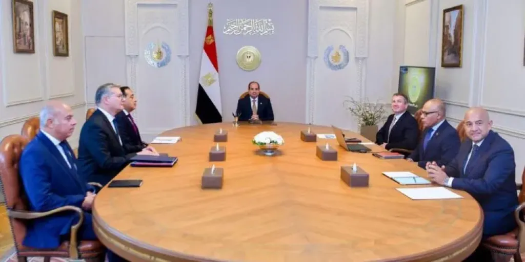 الرئيس السيسي يستقبل نائب رئيس شركة “إكسون موبيل” العالمية