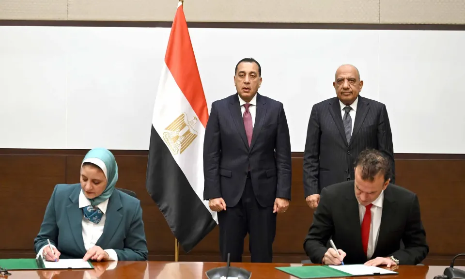 اتفاقية تعاون بين المصرية لنقل الكهرباء و”Kamp;K” الإماراتية لتنفيذ دراسات مشروع الربط بين مصر وأوروبا