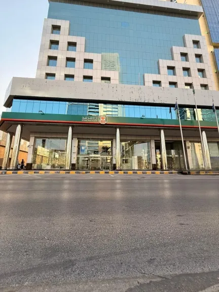 البنك الأهلي المصري يفتتح فرعه بالرياض
