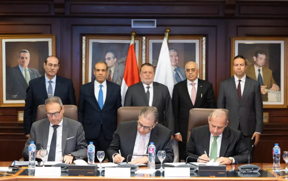 بنكا الأهلي ومصر يشاركان في مبادرة “افتح حسابك في مصر” للمصريين العاملين... بنكا الأهلي ومصر يشاركان في مبادرة “افتح حسابك في مصر” للمصريين العاملين بالخارج