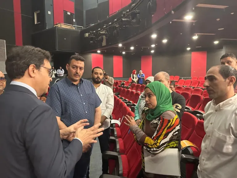 وزير الثقافة يتفقد المركز الثقافي بالجيزة ويتابع تدريب مديري المواقع بالأقاليم وزير الثقافة يتفقد المركز الثقافي بالجيزة ويتابع تدريب مديري المواقع بالأقاليم