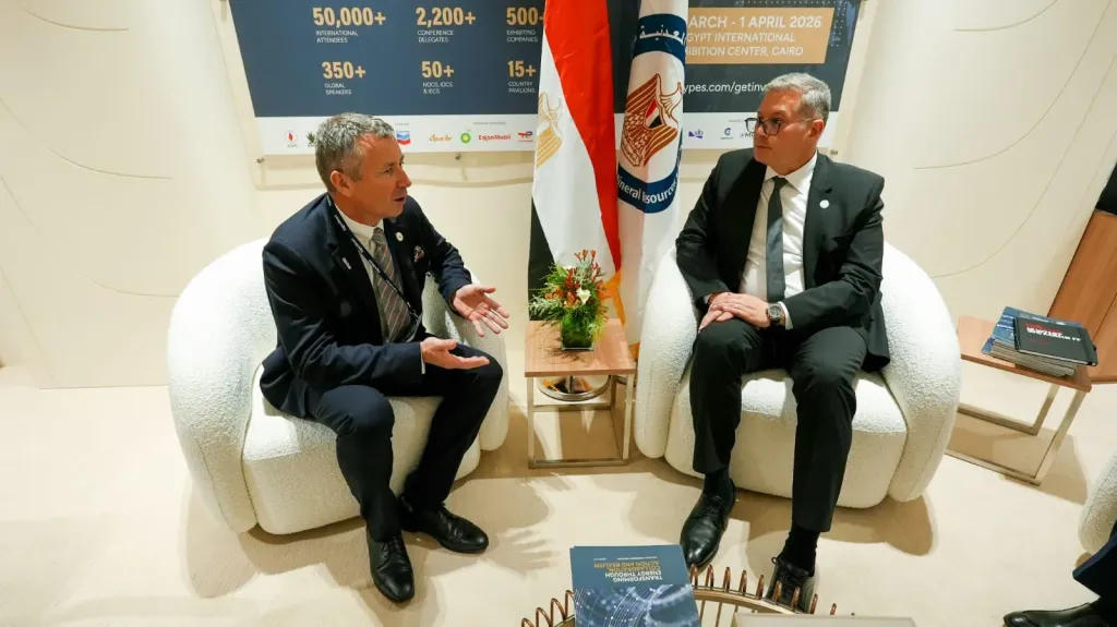 للتوسع في مصر ..إكسون موبيل العالمية تستثمر في منطقة جديدة للبحث عن الغاز غرب حقل ظهر