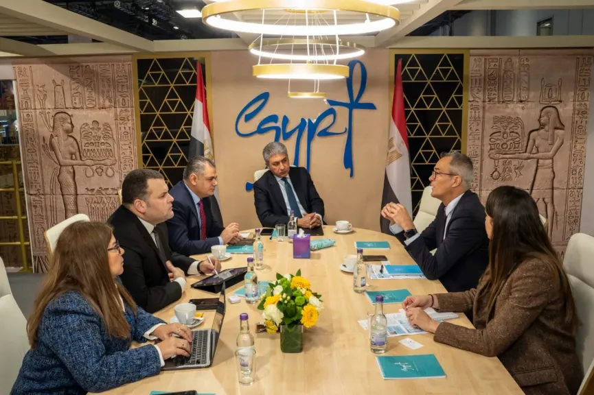 وزير السياحة والآثار يستكمل لقاءاته المهنية بلندن مع مسئولي عدد من منظمي الرحلات الدوليين