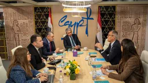 وزير السياحة والآثار يستكمل لقاءاته المهنية بلندن مع مسئولي عدد من منظمي الرحلات الدوليين
