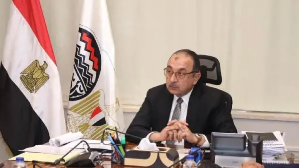 وزير قطاع الأعمال العام يبحث مع تحالف من شركتي ”إنفيجن إنرجي” و”بنشمارك” مستجدات مشروع الأمونيا الخضراء بشركة النصر للأسمدة