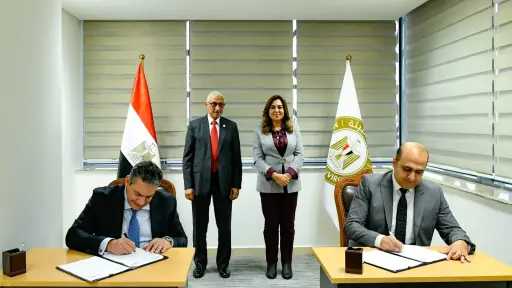 اسمنت سيناء توقع بروتوكول تعاون مع جهاز تنظيم إدارة المخلفات (WMRA) لإدارة المخلفات الصلبة