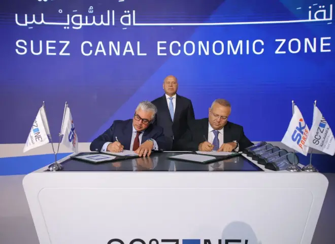 اقتصادية قناة السويس توقع مذكرة تفاهم وعقد انتفاع مع «سكاي بورتس» لتشغيل محطة متعددة الأغراض بميناء السخنة