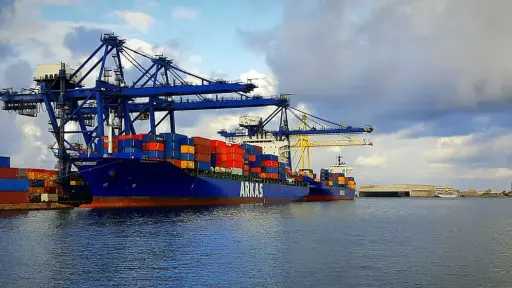 363 مليون دولار عوائد استثمار ”الشركة السعودية المصرية للاستثمار” من صفقة ”الإسكندرية لتداول الحاويات”