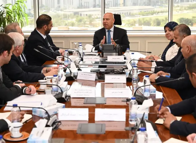 وزير الصناعة يستعرض مشروع لتصنيع مضخات المياه في مصر بتكنولوجيا إيطالية