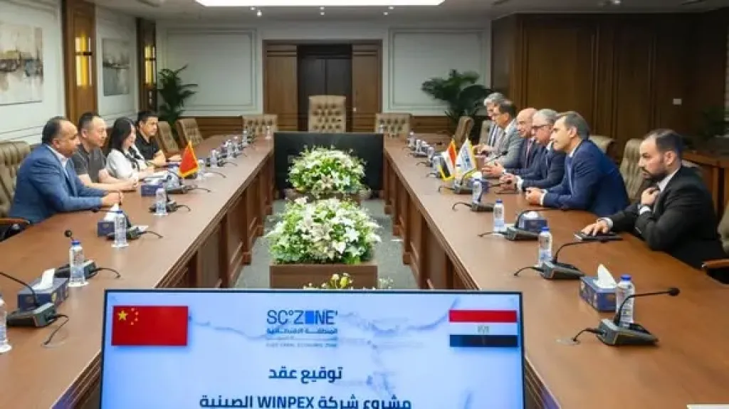 رئيس اقتصادية قناة السويس يشهد توقيع عقد مشروع ”WINPEX” الصينية لإنتاج أدوات الإضاءة بالمطور الصناعي MDC بالسخنة