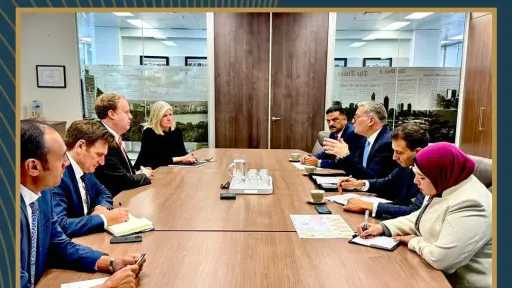 وزير البترول والثروة المعدنية يبدأ زيارة رسمية إلى بيرث الأسترالية