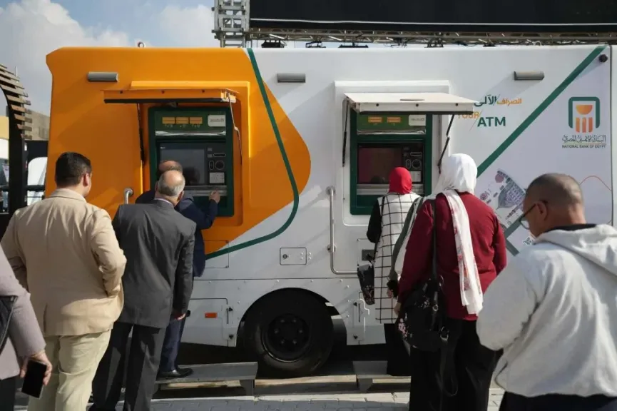 البنك الأهلي المصري يدعم خدمات الزوار في “إيديكس 2025” بسيارات الصراف الآلي المتنقلة