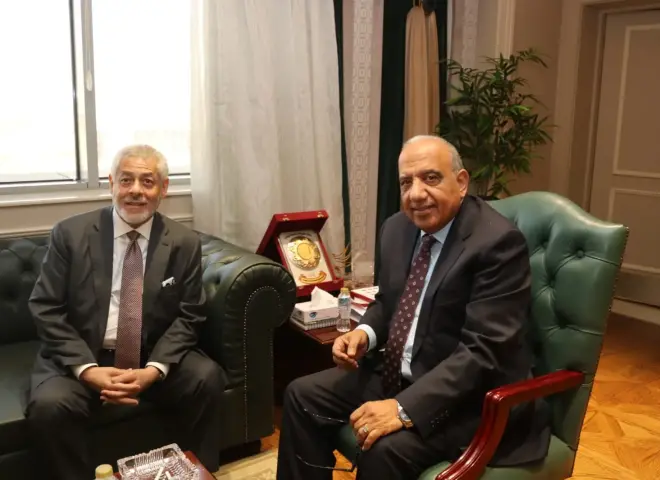 وزير الكهرباء والطاقة المتجددة يبحث مع شركة ”AMEA POWER” الإماراتية التوسع في محطات تخزين الطاقة