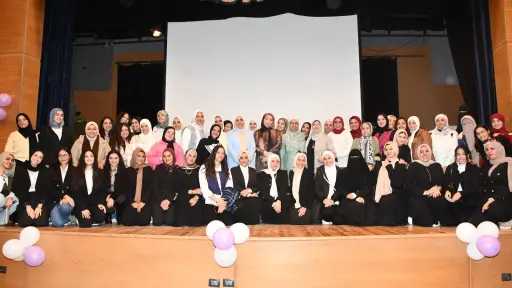 ”شكرًا عمال كليتنا”....بنات عين شمس تكرم عمالها