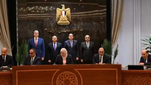 رئيس الوزراء يشهد توقيع اتفاقية تسوية مع جنوب الوادي للأسمنت