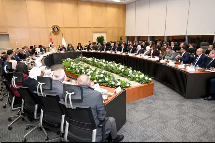 وزير الصناعة والنقل يترأس الاجتماع السادس والثلاثين للمجموعة الوزارية للتنمية الصناعية