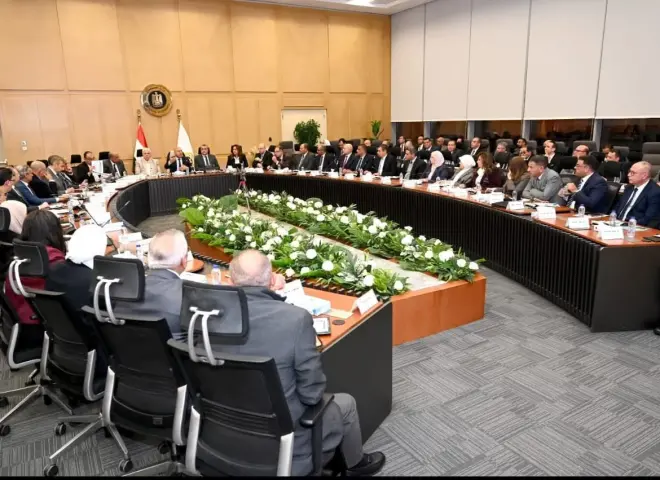 وزير الصناعة والنقل يترأس الاجتماع السادس والثلاثين للمجموعة الوزارية للتنمية الصناعية