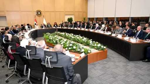وزير الصناعة والنقل يترأس الاجتماع السادس والثلاثين للمجموعة الوزارية للتنمية الصناعية