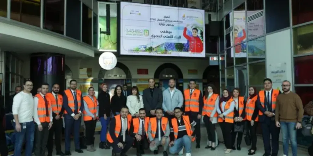 البنك الأهلي المصري يشارك أطفال مستشفى 57357 احتفالات العام الجديد