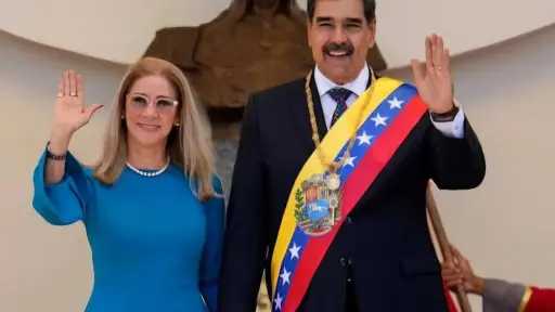 ترامب يعلن اعتقال الرئيس الفنزويلي نيكولاس مادورو وزوجته ونقلهما خارج البلاد