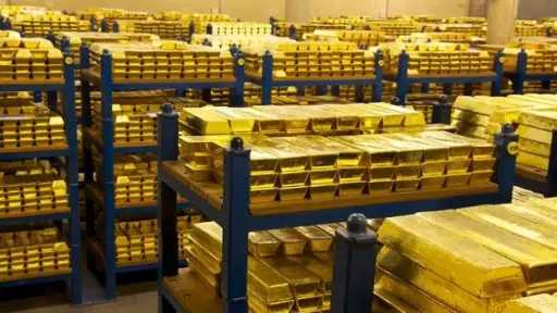 الذهب يرتفع بأكثر من 1.5% ويغلق أعلى 4900 دولار للمرة الأولى