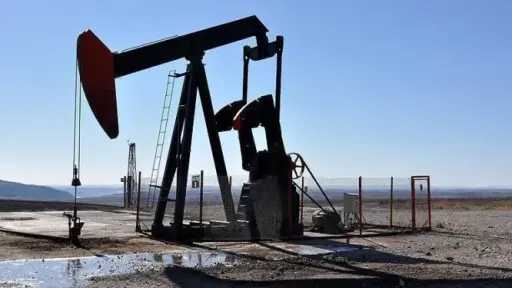 واشنطن تتحرك لرفع إنتاج النفط الفنزويلي سريعاً