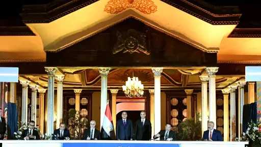 رئيس الوزراء يشهد توقيع أكبر صفقة للترددات في تاريخ قطاع الاتصالات