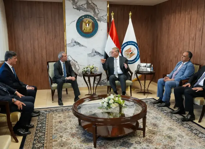 وزير البترول والثروة المعدنية يتابع مع مسئولي ”إيني” الإيطالية خطط زيادة الإنتاج وربط الحقول القبرصية